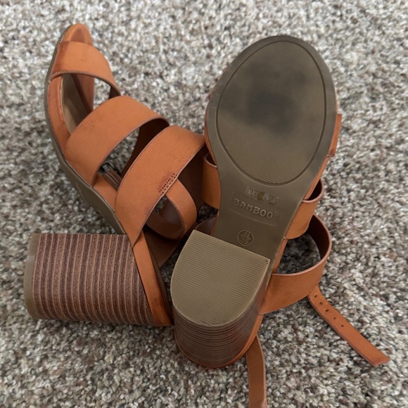 Bamboo Women's Tan Heeled Sandals - Picture 5 of 7